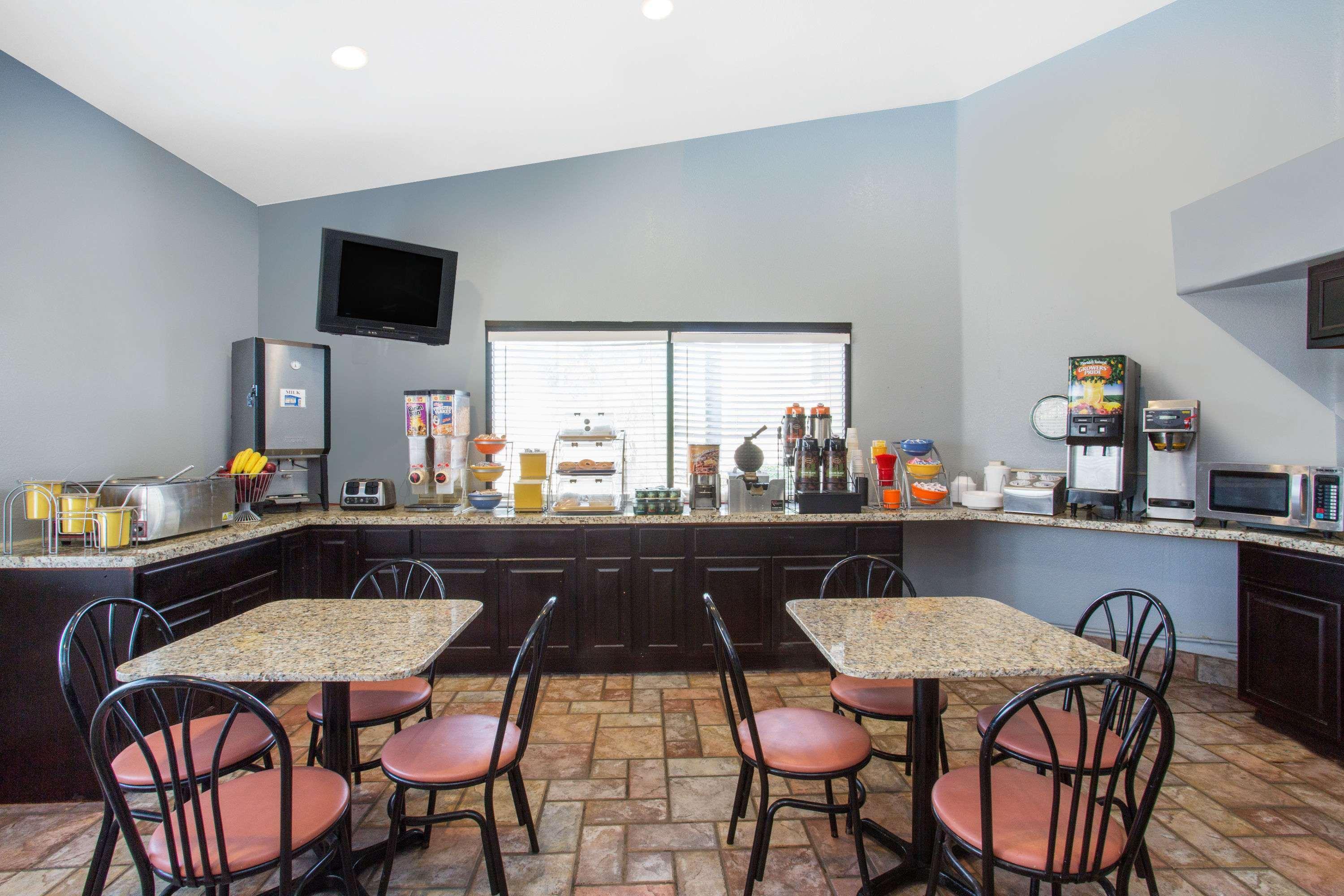 Days Inn By Wyndham Buckeye Extérieur photo