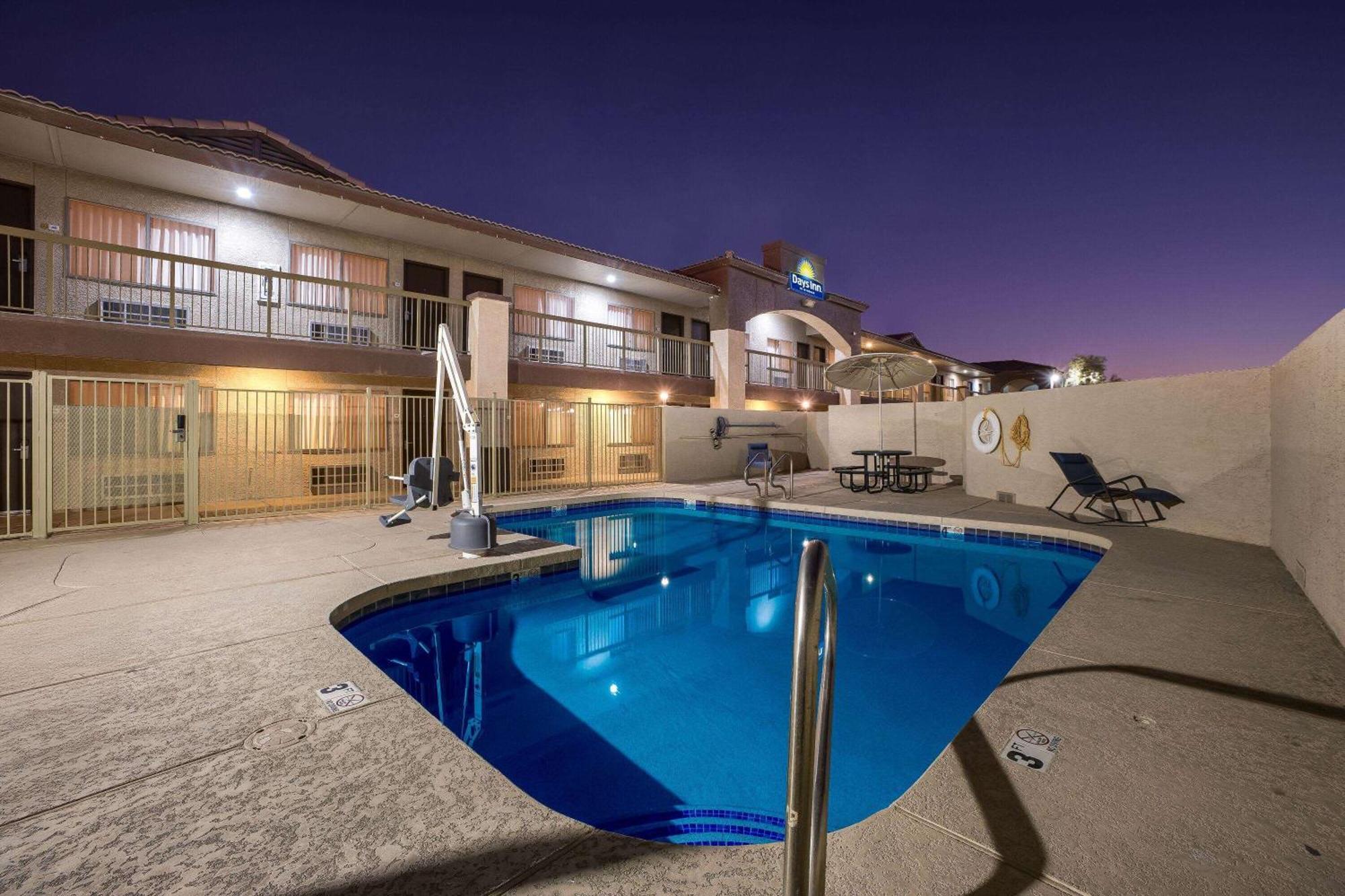 Days Inn By Wyndham Buckeye Extérieur photo