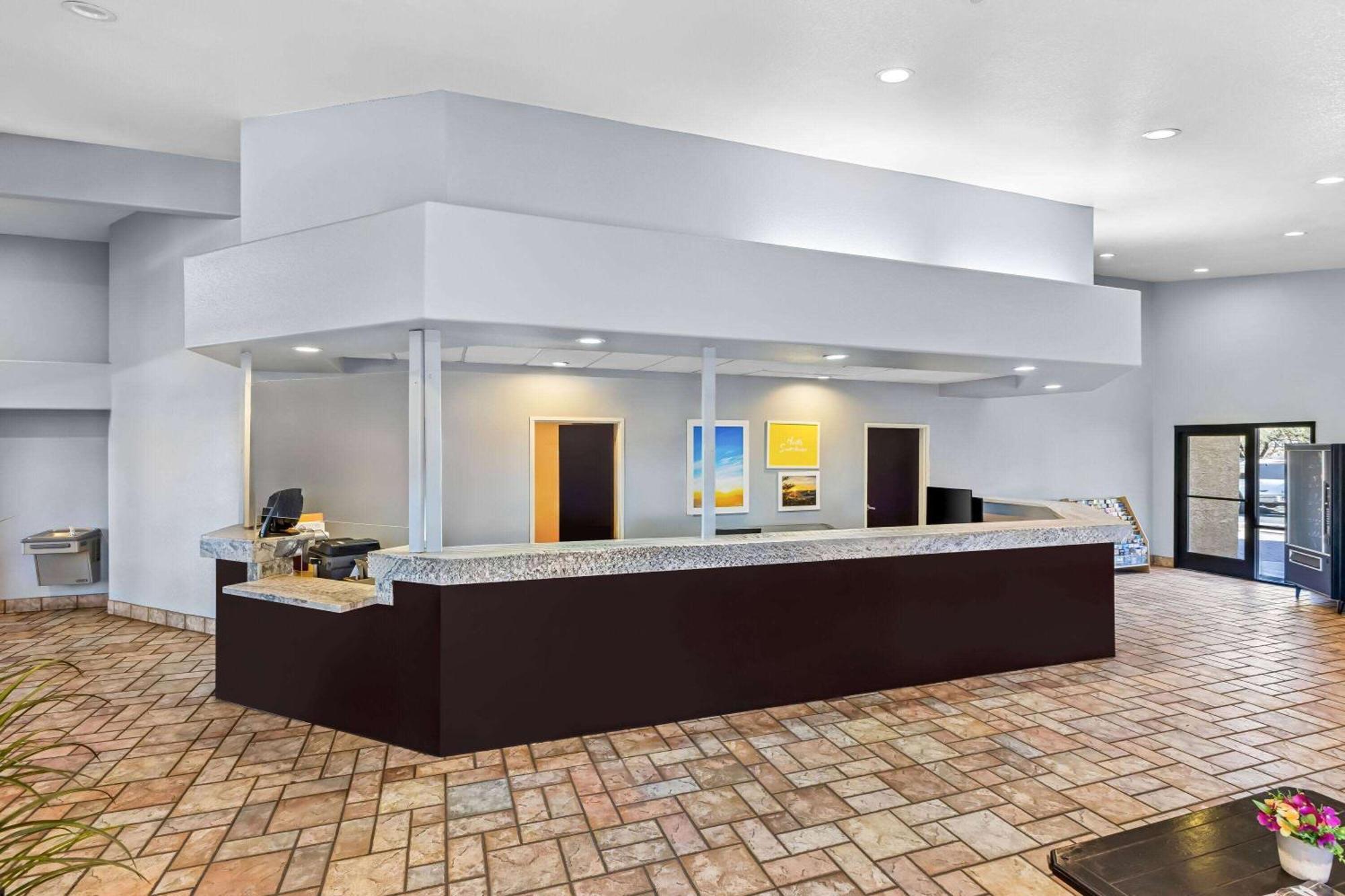 Days Inn By Wyndham Buckeye Extérieur photo